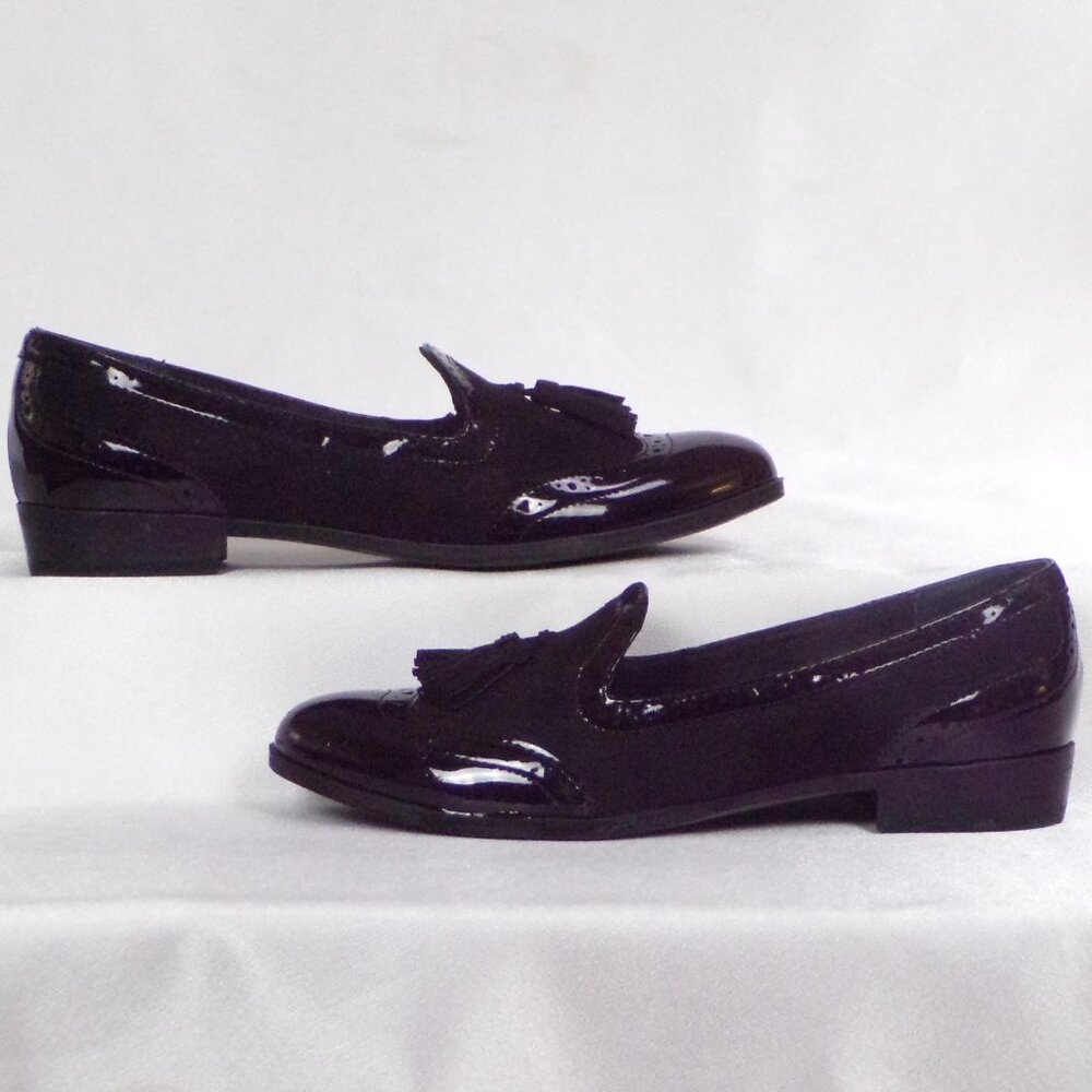 UNISA size 6M black faux-patent-leather/faux-suede flat-heel wing-tip brogues